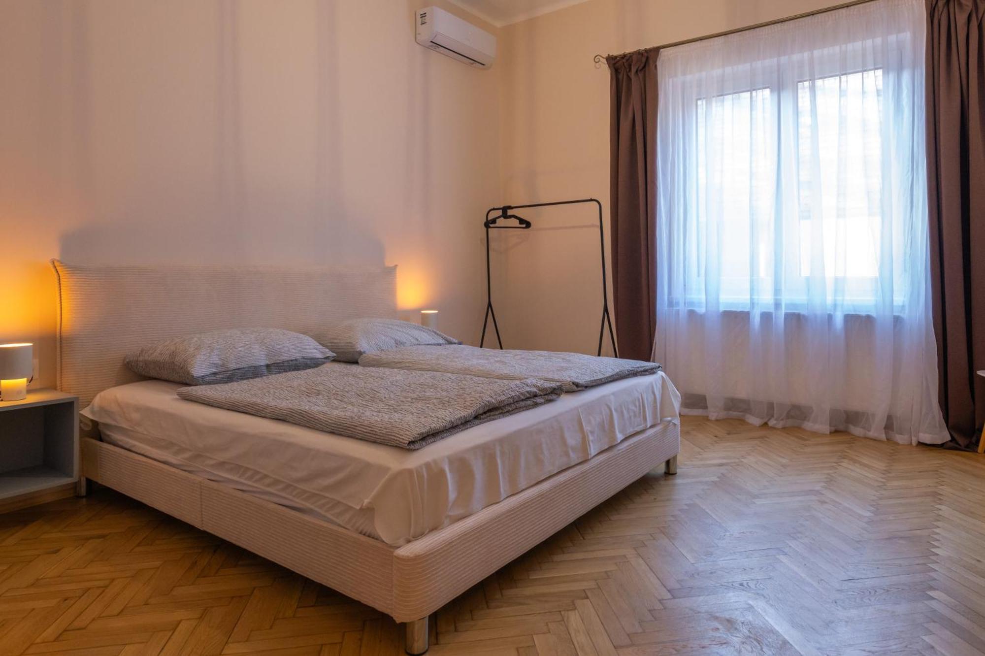 D6 Apartments Siófok Buitenkant foto